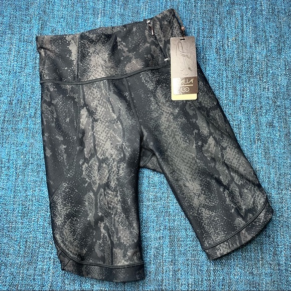 NWT Calia Essential High Rise Bike Shorts Python - Picture 3 of 8